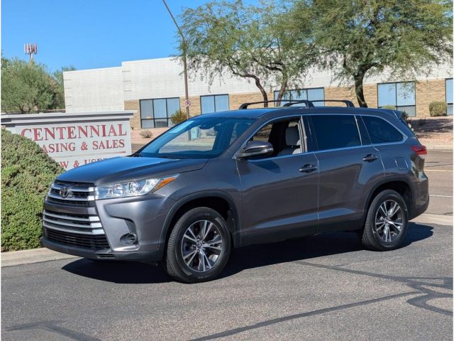 Used 2019 Toyota Highlander LE with VIN 5TDZZRFH9KS354162 for sale in Phoenix, AZ