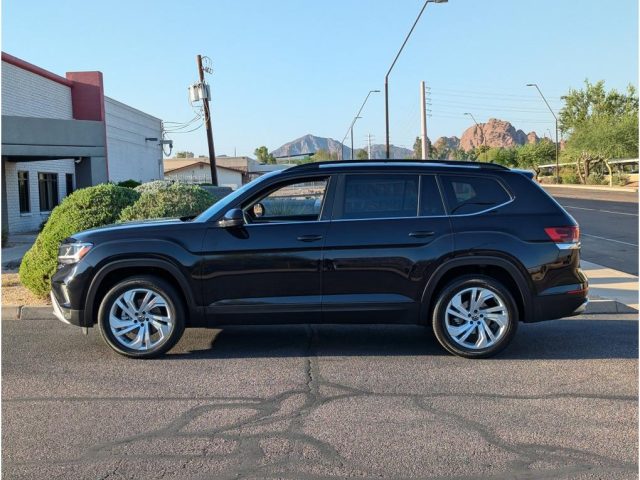 Used 2021 Volkswagen Atlas SE w/Tech with VIN 1V2JR2CA5MC608514 for sale in Phoenix, AZ