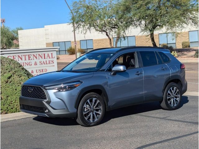 Used 2024 Toyota Corolla Cross XLE with VIN 7MUEAAAG3RV075246 for sale in Phoenix, AZ