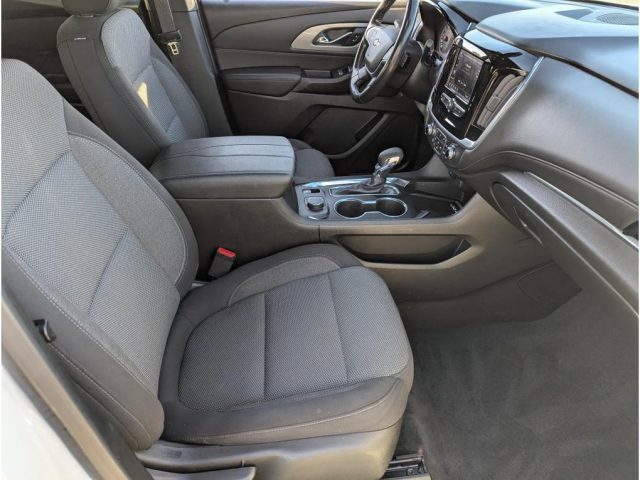 2022 Chevrolet Traverse interior