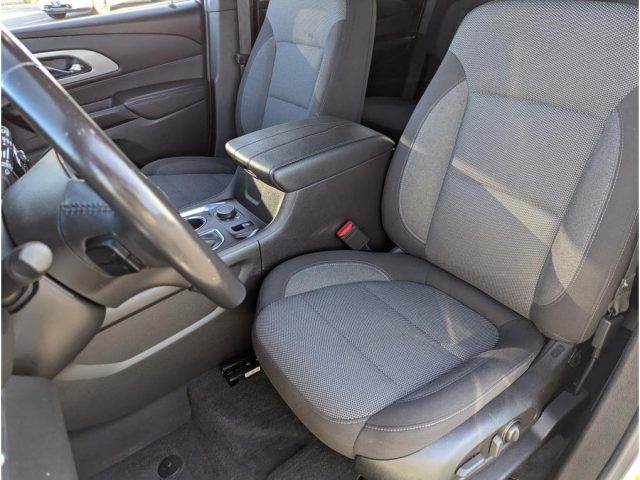 2022 Chevrolet Traverse driver's seat upholstery