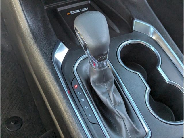 2022 Chevrolet Traverse manual gear shift