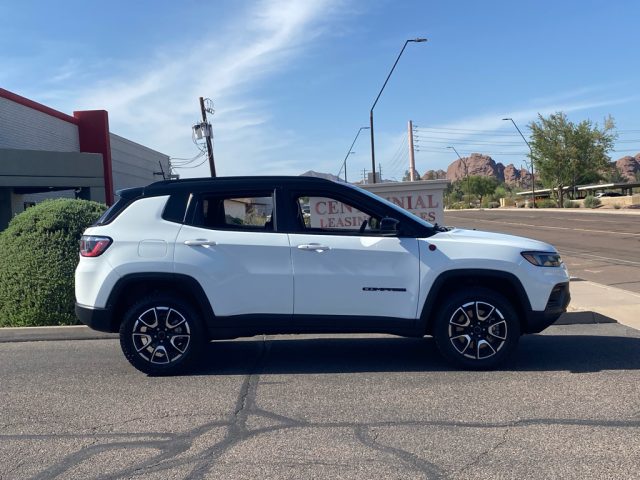 2025 Jeep Compass Trailhawk - Photo 6