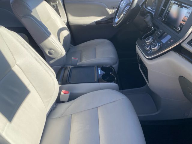 2019 Toyota Sienna XLE Premium - Photo 11