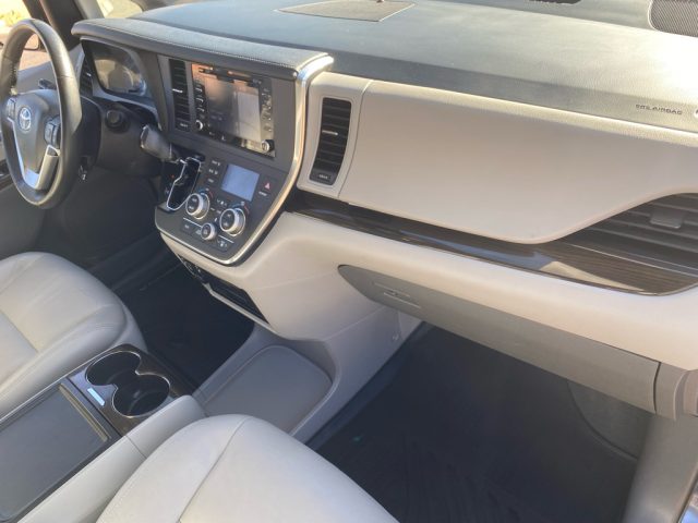 2019 Toyota Sienna XLE Premium - Photo 12