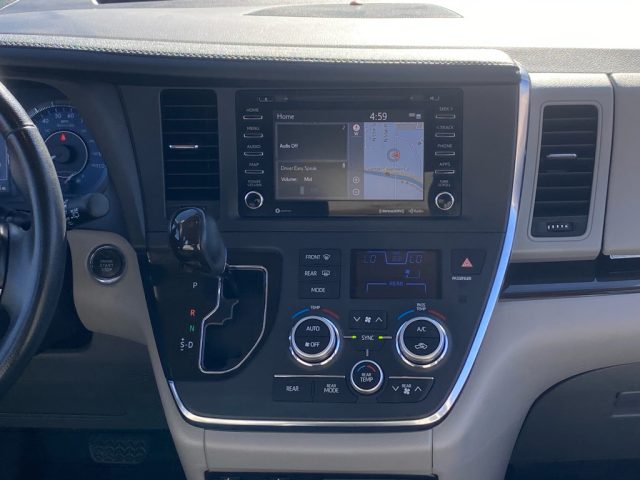 2019 Toyota Sienna XLE Premium - Photo 15