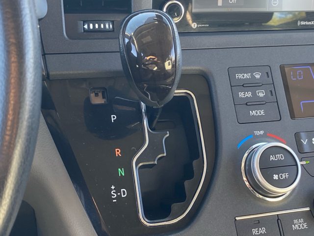 2019 Toyota Sienna XLE Premium - Photo 30