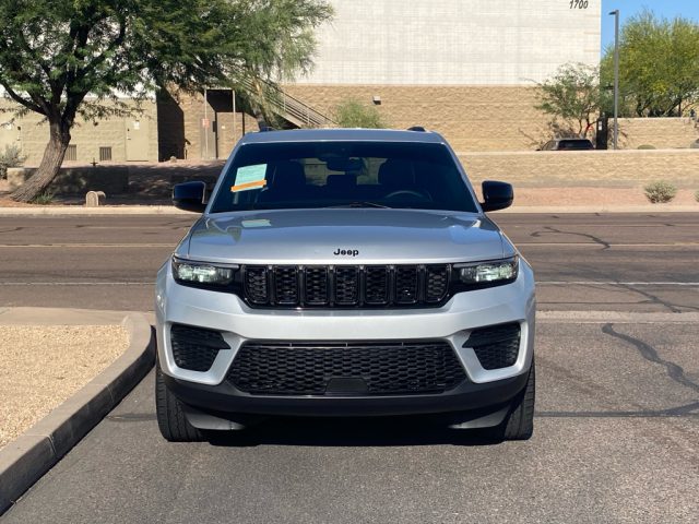 2023 Jeep Grand Cherokee Altitude - Photo 8