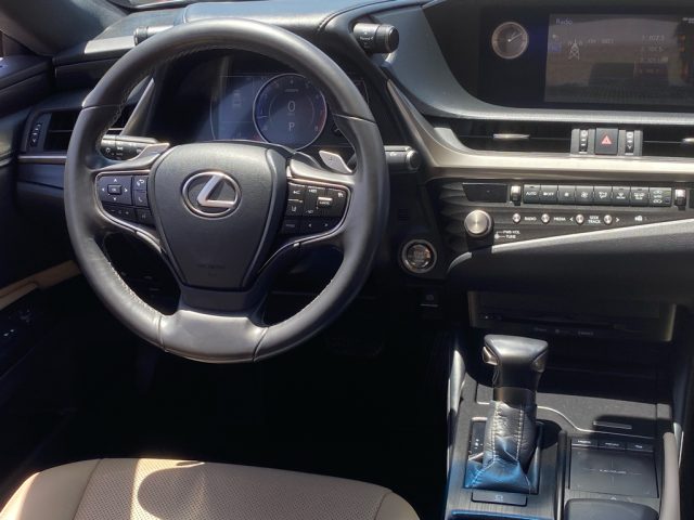 2021 Lexus ES 350 - Photo 13