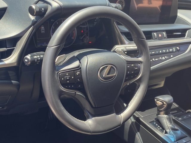 2021 Lexus ES 350 - Photo 22