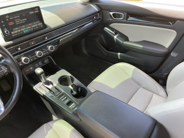 2023 Honda Civic Touring - Photo 18