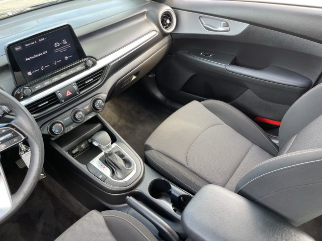 2023 Kia Forte LXS - Photo 18