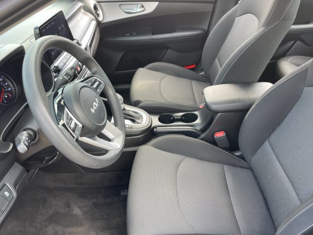 2023 Kia Forte LXS - Photo 21