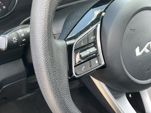 2023 Kia Forte LXS - Photo 22