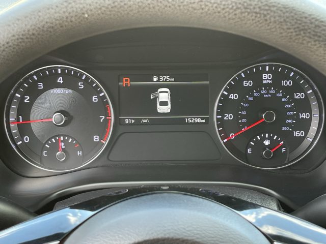 2023 Kia Forte LXS - Photo 31