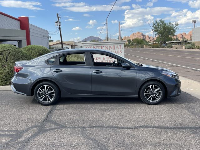 2023 Kia Forte LXS - Photo 6