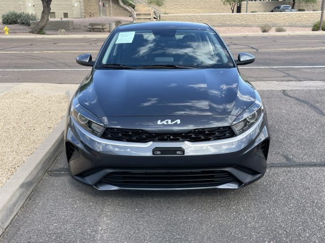 2023 Kia Forte LXS - Photo 8